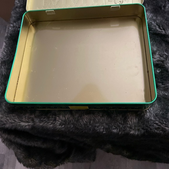 Tin Hinged Box Peanuts Characters Snoopy Christmas FA LA LA Embossed (Empty) - Picture 5 of 6